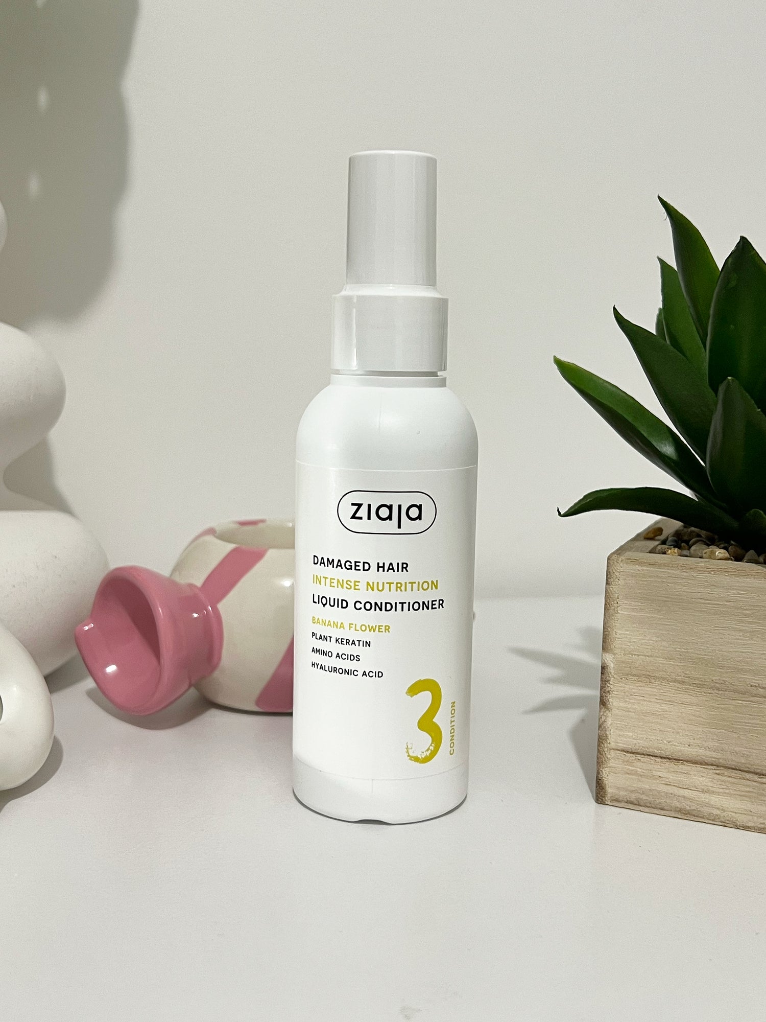 Après-shampoing Réparateur en Spray à la Banane – Cheveux abîmés, secs ou colorés – Ziaja