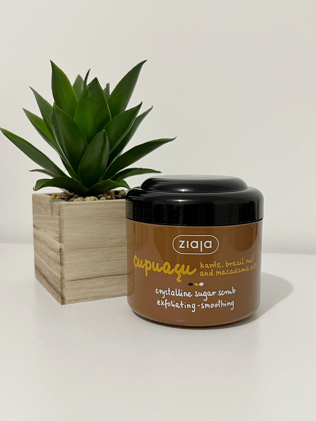 Gommage Corps Exfoliant – Préparation au Soleil et Nutrition Intense